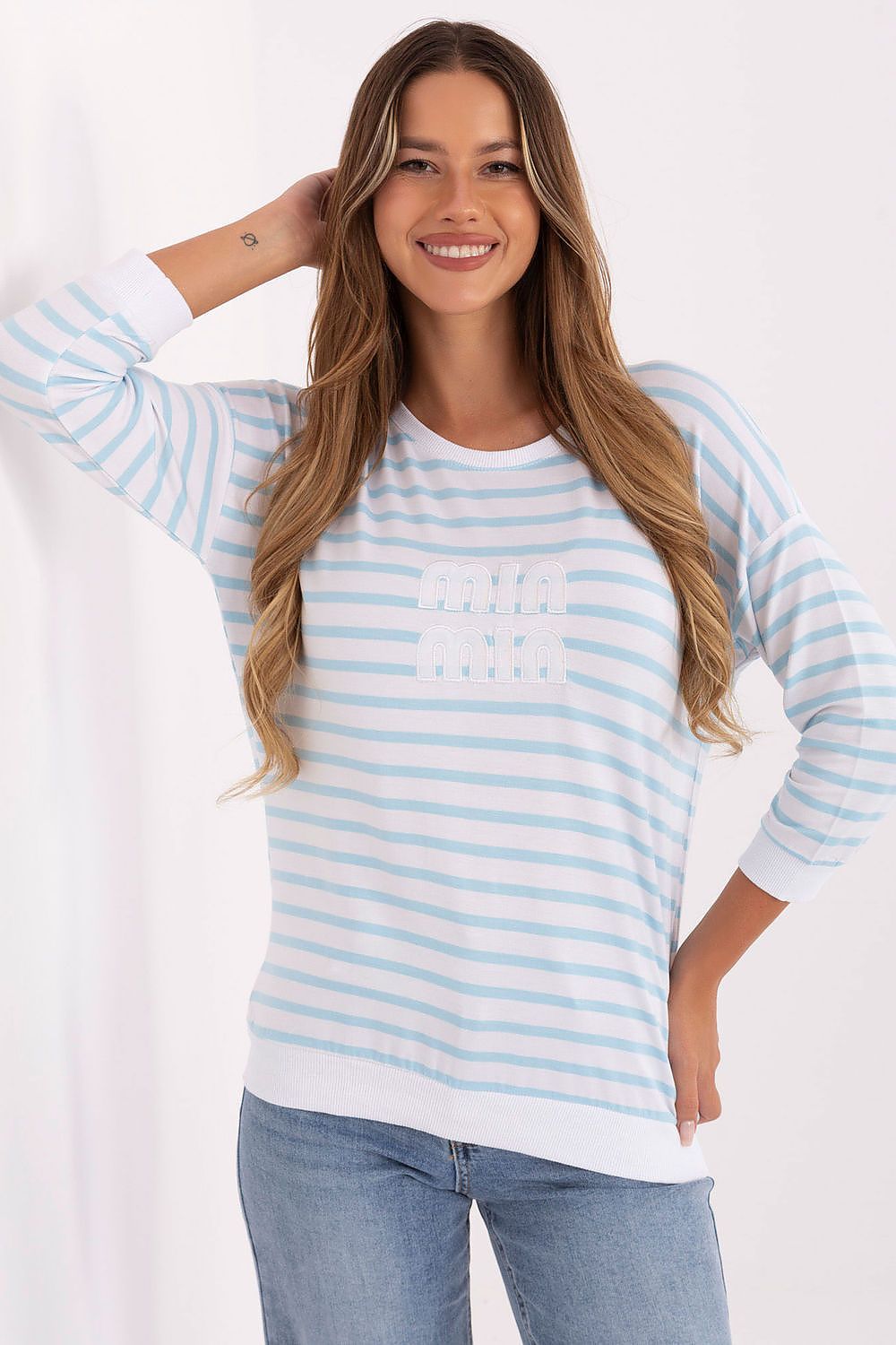 Blouse model 217309 Relevance