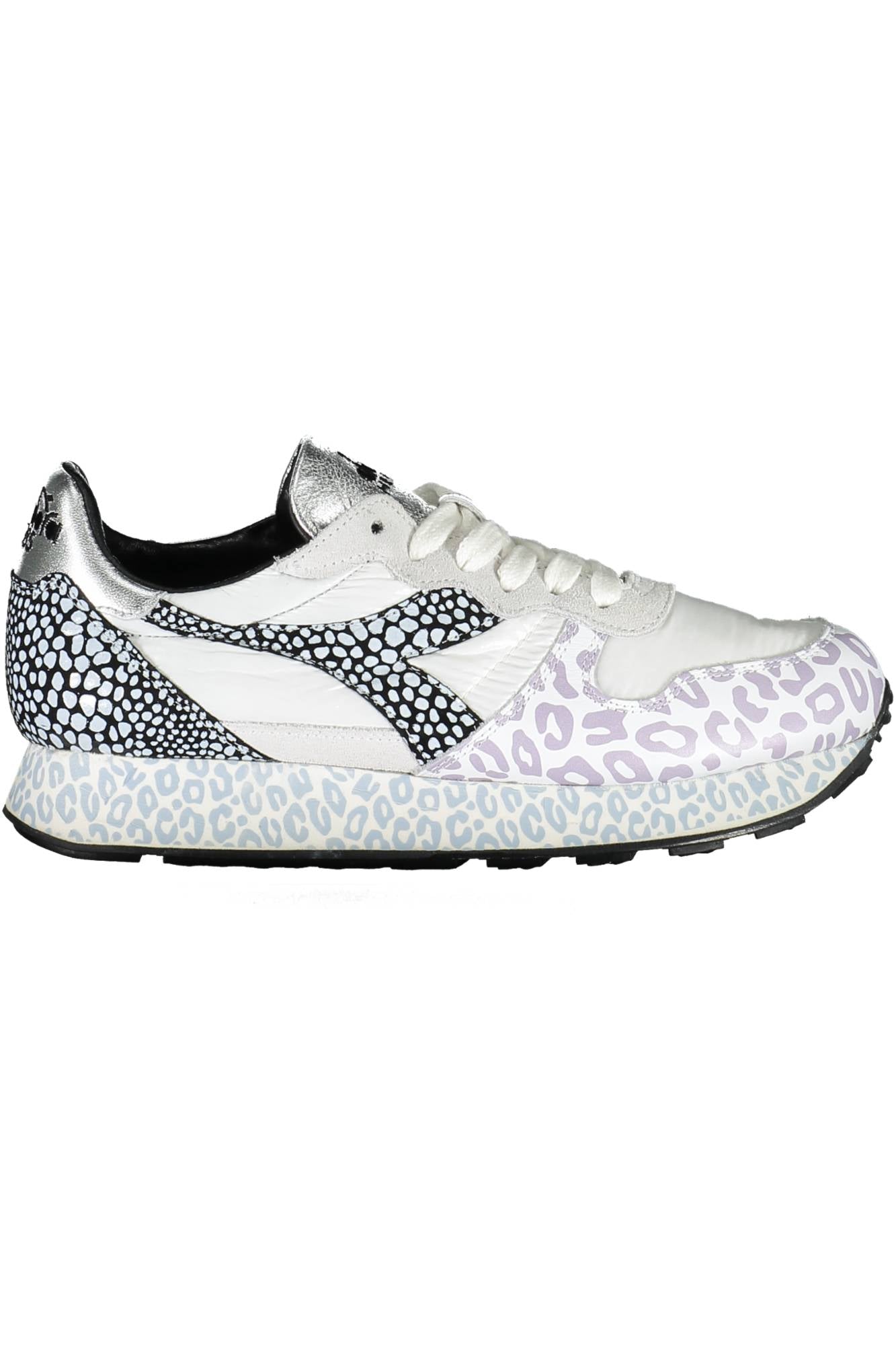DIADORA