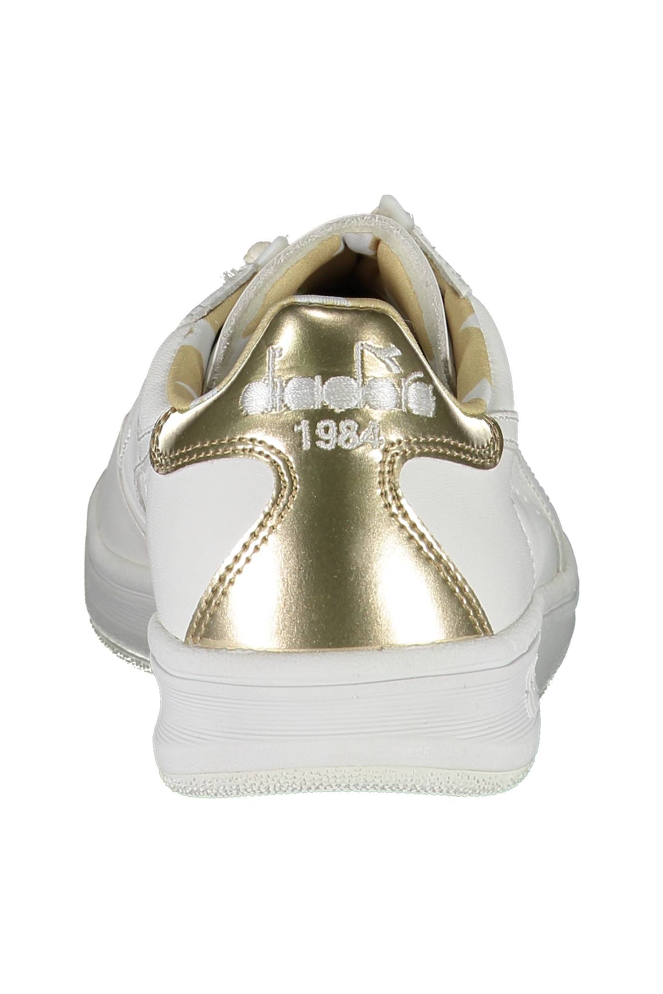 DIADORA